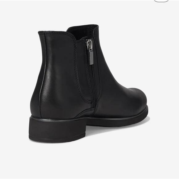 Munro Womens LEIGHTON Chelsea Boot /
Black Calf boot size 8.5 wide (new) - Picture 2 of 10